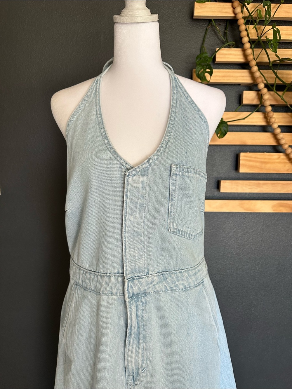Universal Thread Light Wash Denim Halter Maxi Dress Open Back Pockets Size 12 - Picture 5 of 12